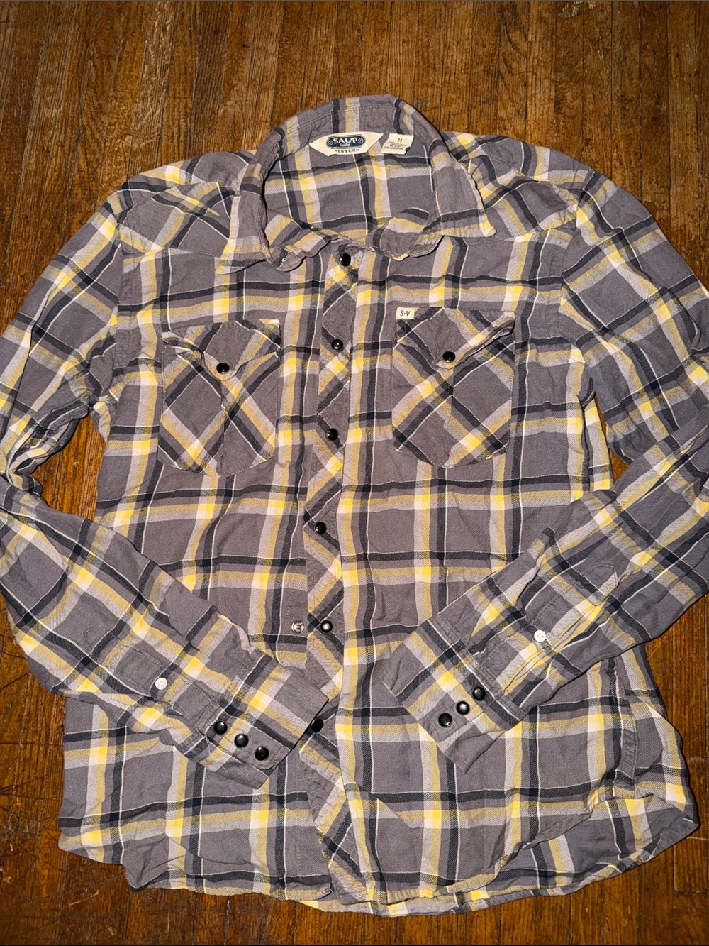 3/$15. Men’s western shirt M